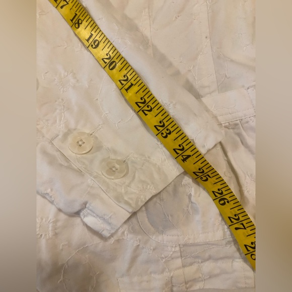 i.e. relaxed, vintage white eyelet blazer, beautiful & so easy to wear! 2X - Picture 10 of 16